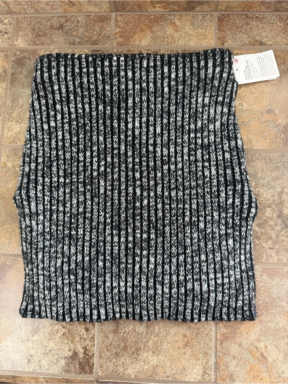 NWT Lululemon Textured Fleece-Lined Knit Neck Warmer Black White